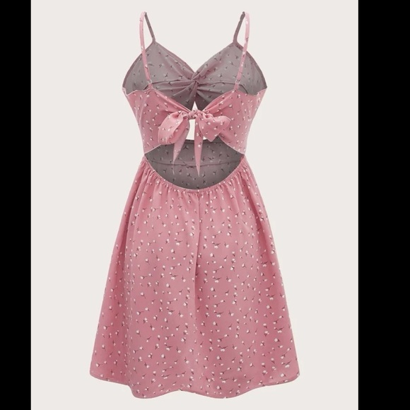 🤩HP🤩🌷$3for$30🌷 Pink Floral print sun dress - Picture 2 of 8